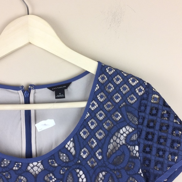 NWT Ann Taylor Blue scalloped Top Size Small - Picture 3 of 4